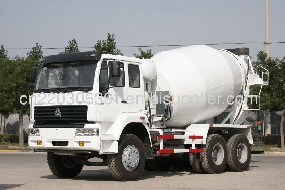 SINOTRUK 6x4 8 cubic meters concrete mixer truck