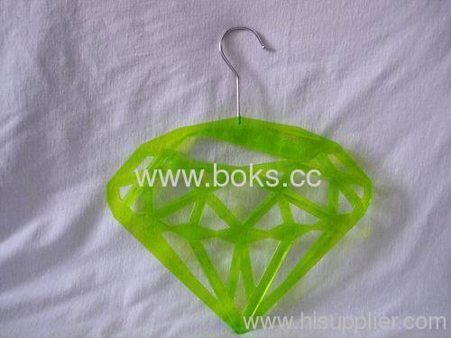 durable plastic cloth hangers
