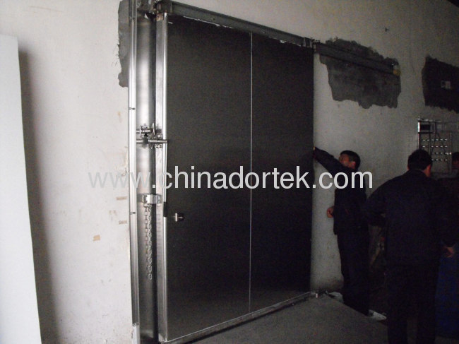 middle type sliding freezer doors with coated steel door panels