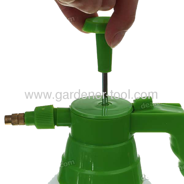 1.0L Air Pressure Garden Sprayer With Brass Nozzle and PE Bottle.