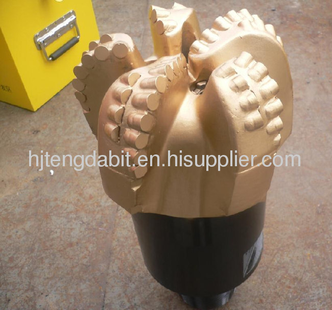 PDC bit for oilfield drilling with 5 blade count