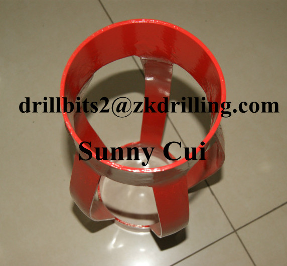 API casing centralizer with bow spring blade