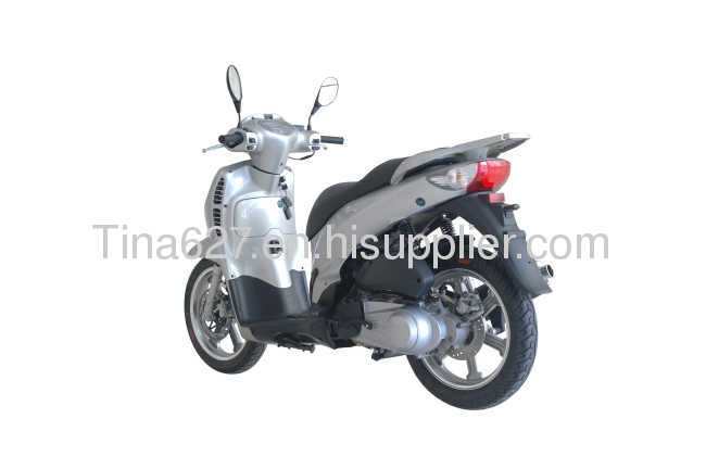125CC beautiful gas scooter 