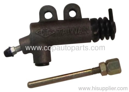 CLUTCH RELEASE CYLINDER --- TOYOTA HILUX