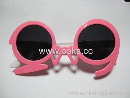 pink frame plastic sunglasses