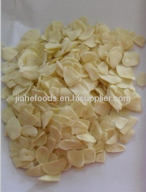 2013 crop China spice factory supply dehydrated/dried garlic flakes spice and seasong