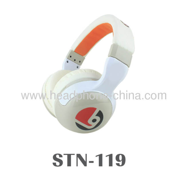 2013 New Design Wired Mixed Colors Strong Bass Over Ear Headphone STN-119