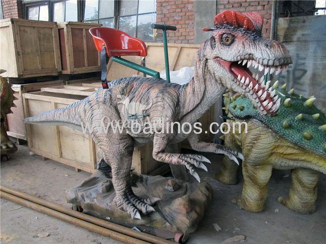 Animatronic dinosaur for amusement ride