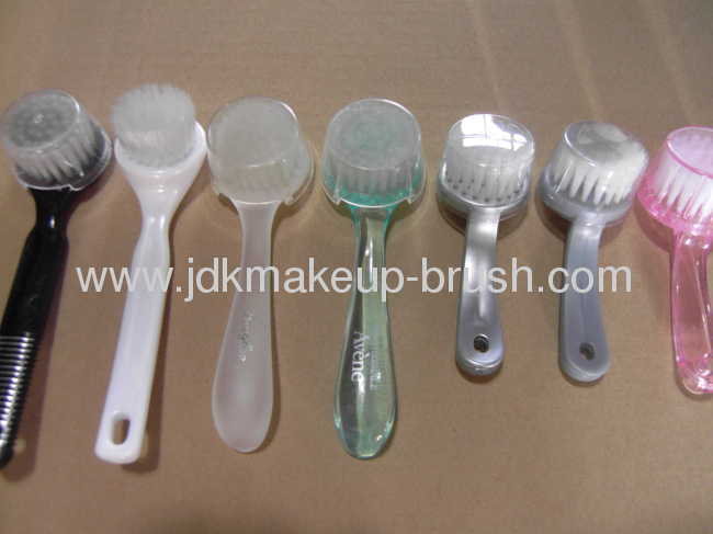 Plastic Handle Facial Cleaning Brush