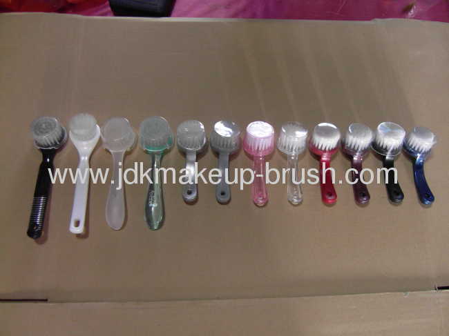 Plastic Handle Facial Cleaning Brush