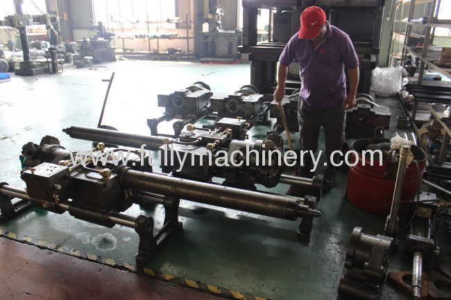 110 ton high precision direct clamping injection molding machine