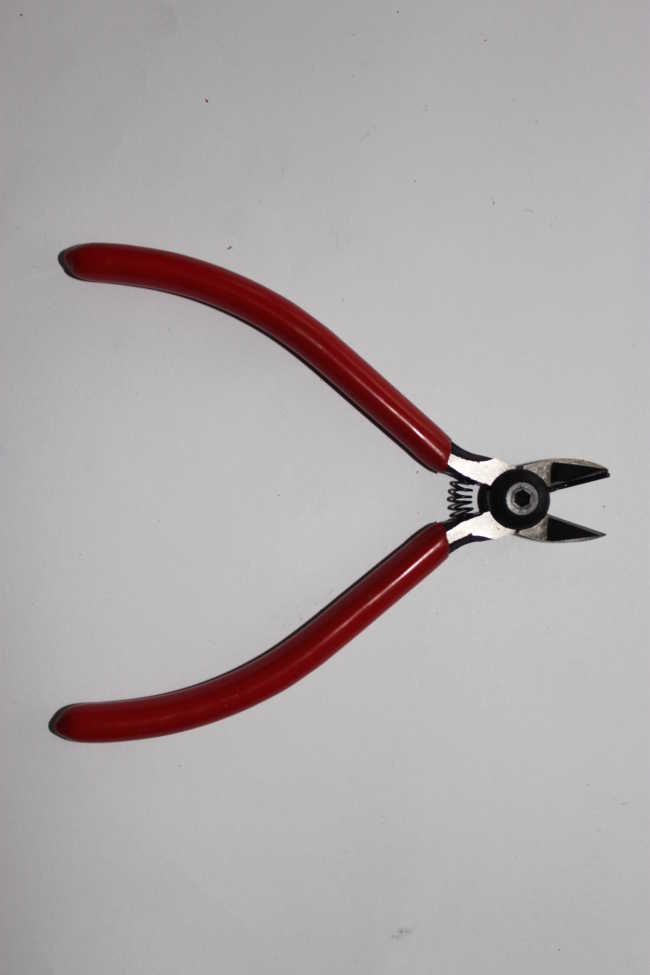 Small cutting plier for DIY tool kit for jewelry making