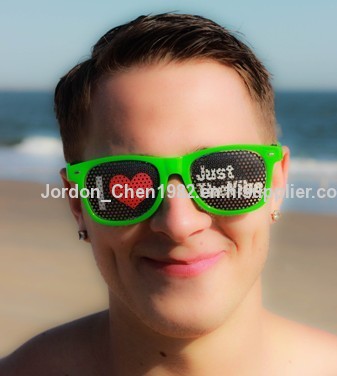 Custom LOGO lens sunglasses,mustache sticker sunglasses custom logo sunglasses pass CE FDA sunglasses with logo on lens