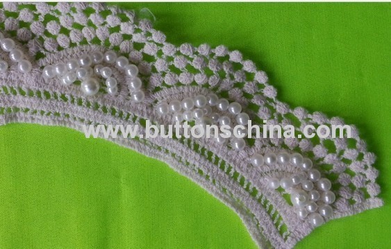 collar lace with sequie and glass beads