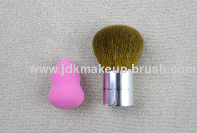 Full coverage Goat Hair Kabuki brush with shiny silver Base