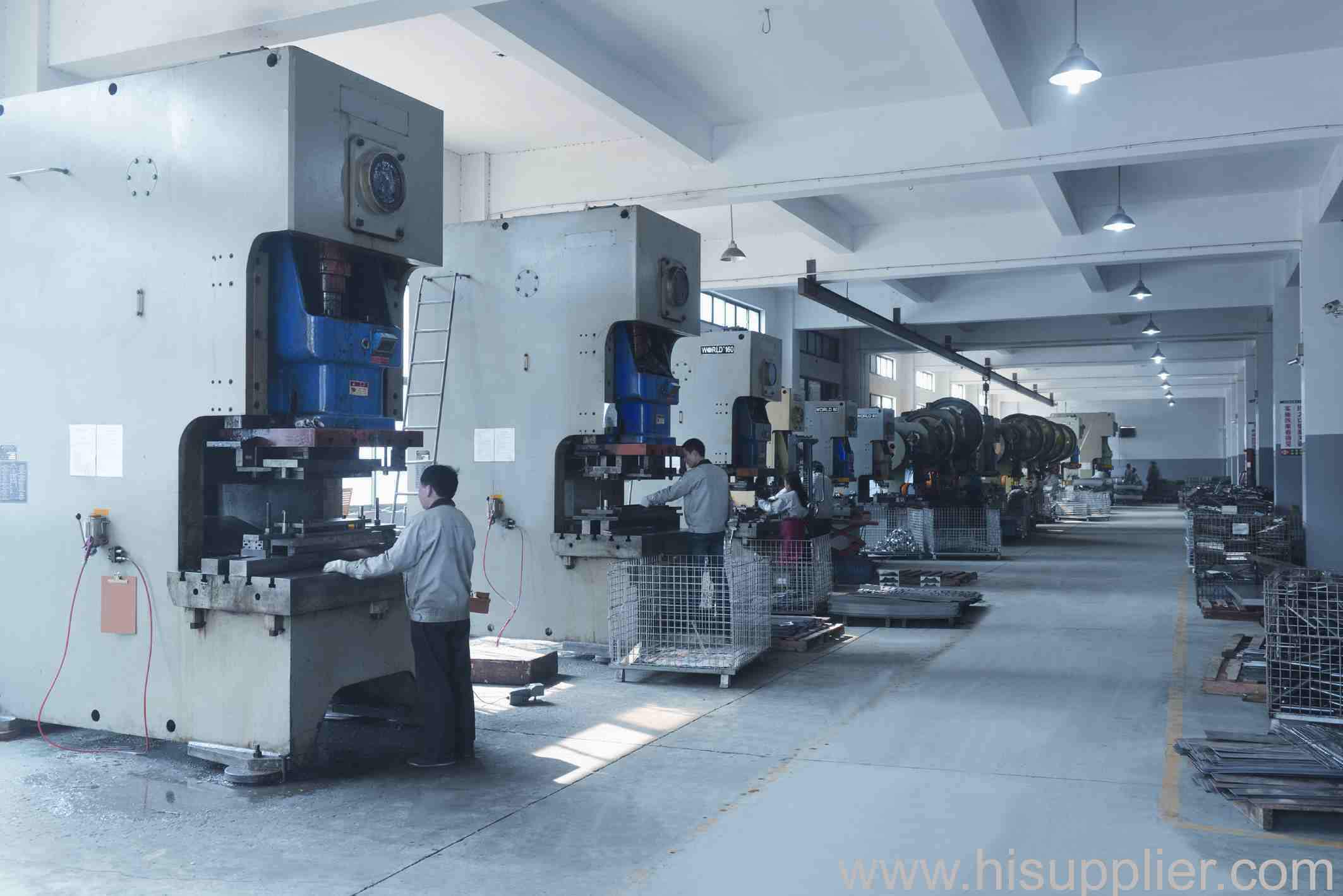 stamping workshop - YUYAO YUDA INDUSTRIAL CO.,LTD