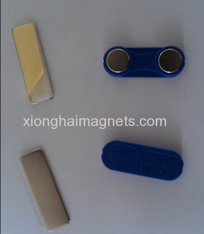 Supplier Magnetic name badges with tow pieces magnet on the Iron plates for sale