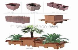 Plastic wood composite forFamilycourtyarddesigns