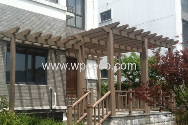 Plastic wood composite forFamilycourtyarddesigns