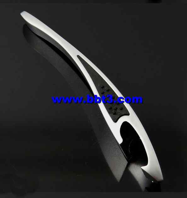 High quality zinc alloy bottle opener with rubber 