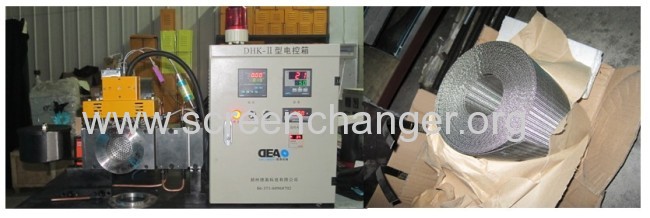 Continuous screen changer for pipe extrusion machine