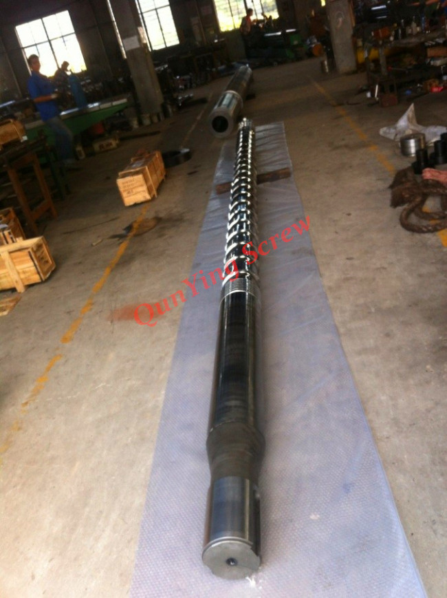 huge injection screw and cylinder(diameter 215mm)