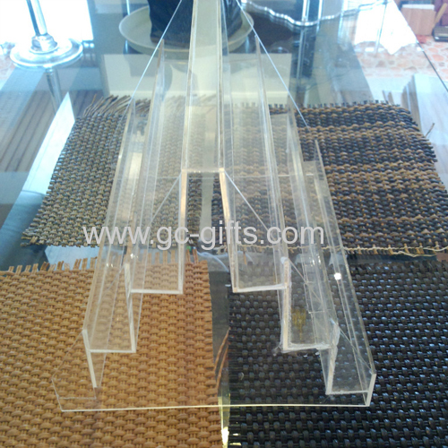 The symmetric structure of acrylic display rack