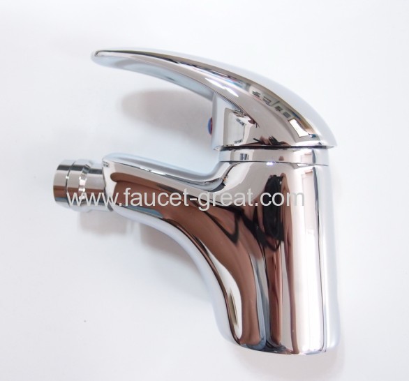 Single hole water faucet used by women