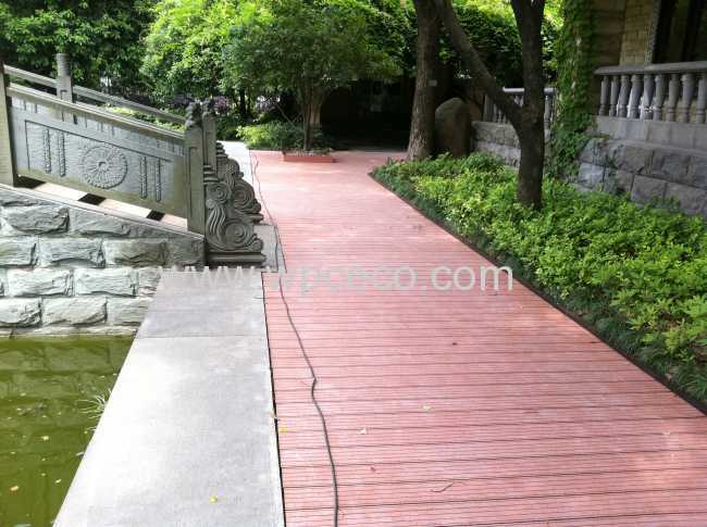 Anti-slip wpc sidewalk composite decking