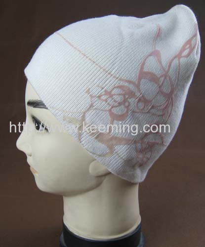 100% acrylic 6 darts knitted beanie with embroidery and printing