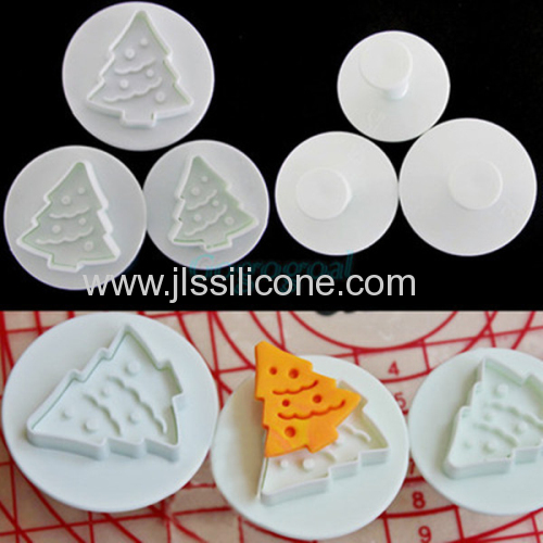 Popularly use Chrismas tree shaped silicone cake moulds