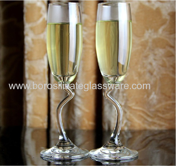 Borosilicate Champagne Glass With 165ml Capacity