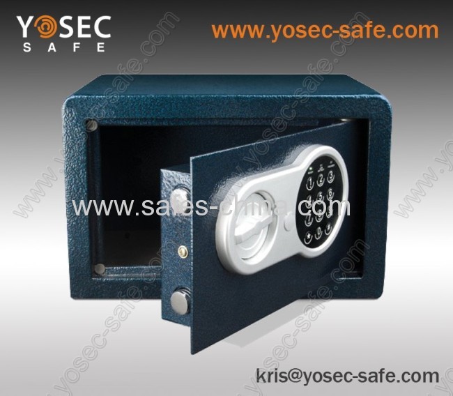 Electronic safe with digital safe lock