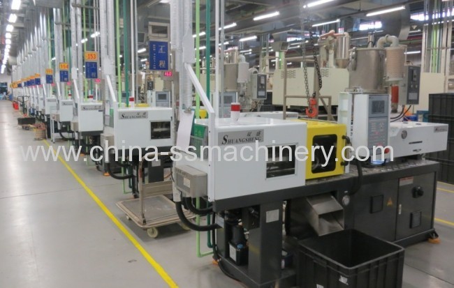 Precise small plastic injection molding machine