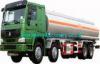 Green 8x4 38000L Oil Tanker Truck with 400L Fuel Tank , 380 Horsepower