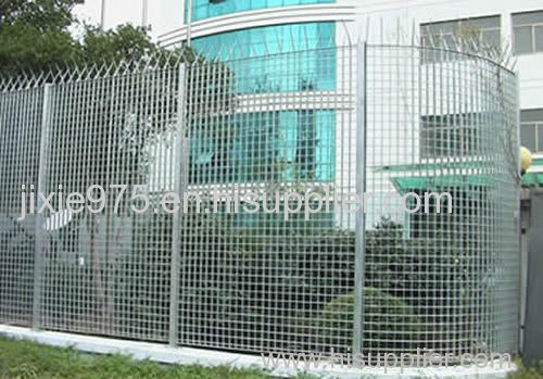 Weld steel grating fence used with spikes for high security