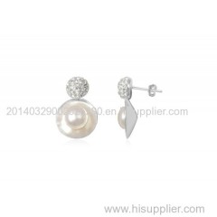 925 Sterling Silver Earring with Fresh Water Pearl.