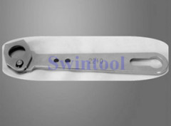 Electrode wrench tip remover for spot wleding robot machinery