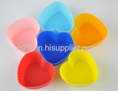 new design food grade heart shape silicone muffin cup
