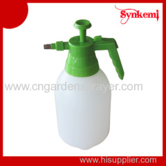 2L plastic pressurized water sprayer bottle