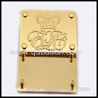 2014Shiny gold noble crown pattern custom metal logo plate for handbags