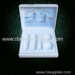 Plastic insert tray for cosmetic packaging
