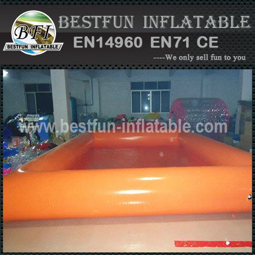 Large inflatable swimming pool