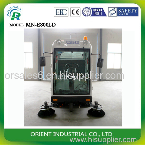 New type all closed self-discharging sweeper