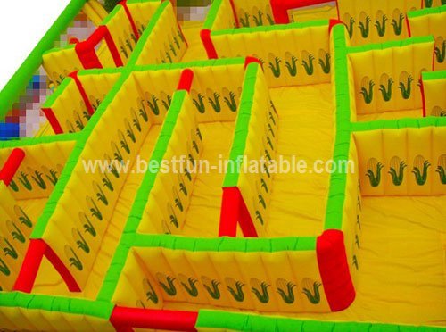 Outdoor inflatable tunnel maze