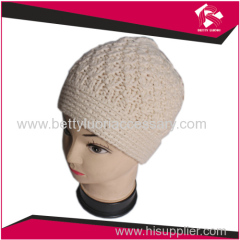 WOMEN ACRYLIC KNITTED BEANIE