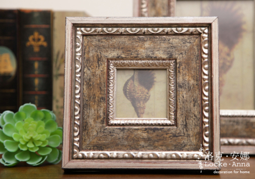 wood / oblong / vintage photo frame