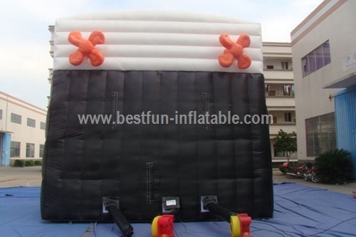 Sinking inflatable titanic water slide