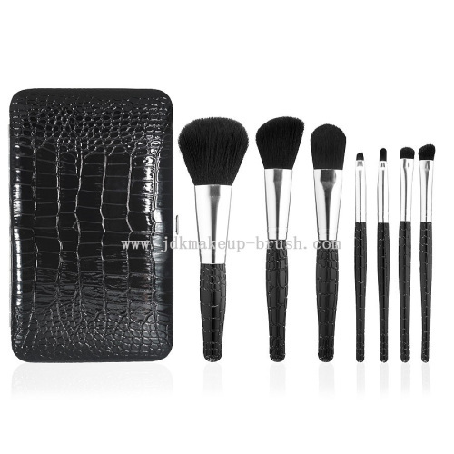 Luxury pvc leather cover handle makeup brush set