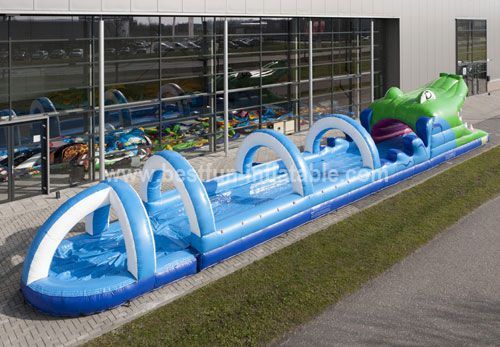 Inflatable crocodile slip pool